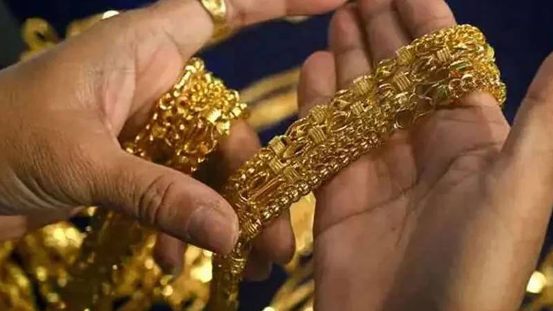 ملک بھر کی صرافہ مارکیٹوں میں سونے کی قیمتیں مستحکم، فی تولہ 3 لاکھ 59 ہزار 800 روپے برقرار