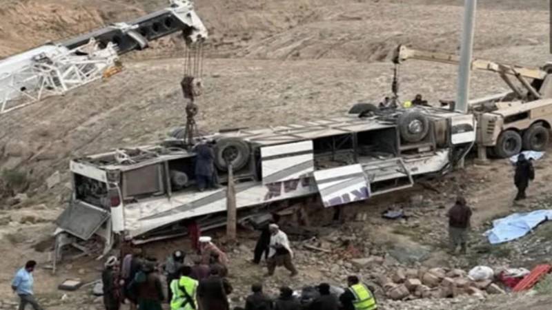 افغانستان: قندھار ہائی وے پر بس حادثہ، 25 ہلاک اور 27 زخمی