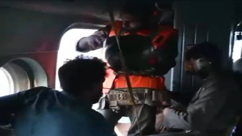 گوجرانوالہ میں سیلابی صورتحال: پاک فوج ہیلی کاپٹر اور کشتیوں کے ذریعے ریسکیو آپریشن میں مصروف