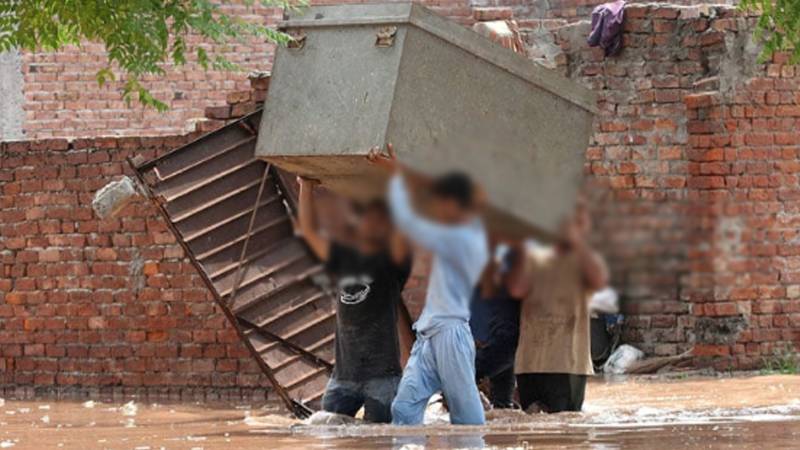 لاہور میں سیلابی صورتحال، 5 ریلیف کیمپس میں متاثرہ افراد مقیم: ڈی سی