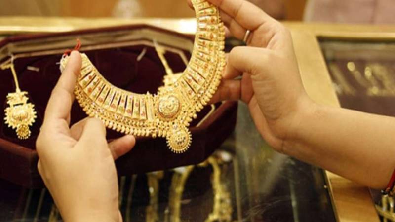 کاروباری ہفتے کے آغاز پر سونے کی قیمت میں نمایاں اضافہ
