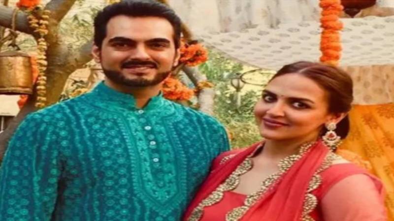 بالی ووڈ اداکارہ ایشا دیول کے سابق شوہر نے دوسری شادی کا اعلان کردیا