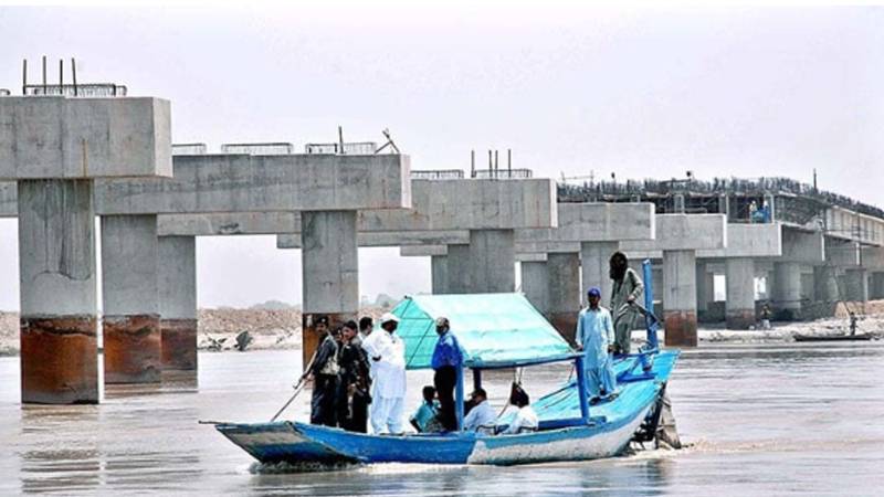 دریائے سندھ میں کشتی الٹنے سے ایک ہی خاندان کے 9 افراد ڈوب گئے، سب محفوظ