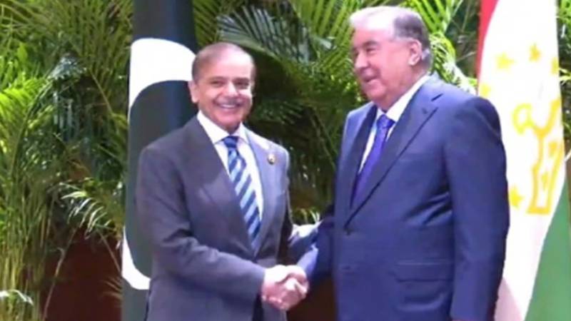 وزیراعظم شہباز شریف کی تاجک صدر امام علی رحمان سے ملاقات، دوطرفہ تعاون پر اطمینان کا اظہار