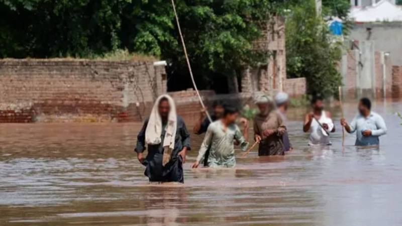 چناب کا سیلابی ریلا ملتان ڈویژن پہنچ گیا، درجنوں بستیاں زیر آب