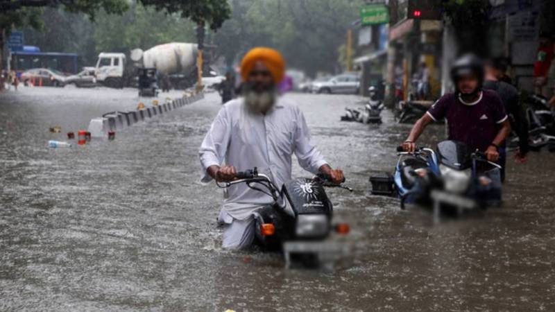 دہلی کو جمنا دریا کے سیلاب سے شدید خطرہ، نشیبی علاقے الرٹ پر