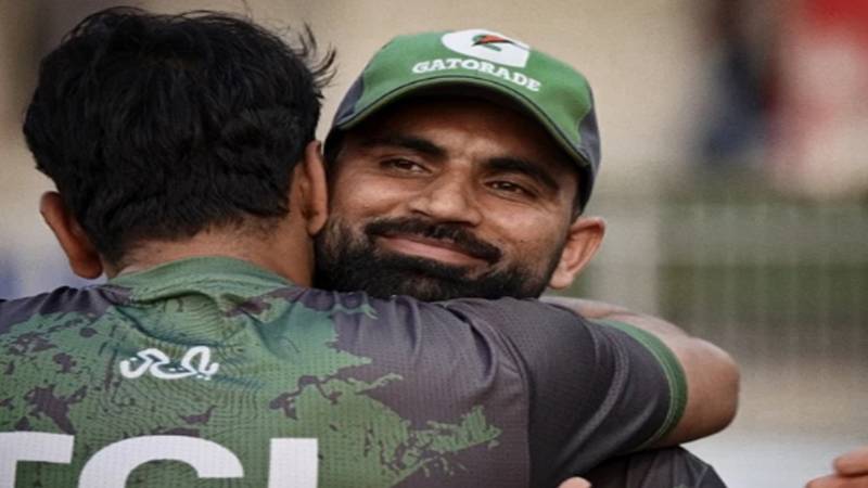 فخر زمان پاکستان کی جانب سے 100 ٹی ٹوئنٹی میچز کھیلنے والے چھٹے کرکٹر بن گئے