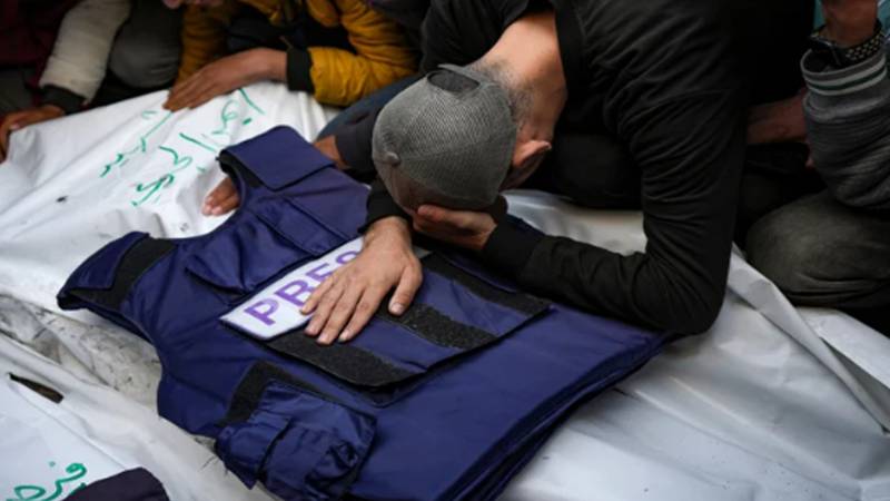 فن لینڈ کے میڈیا اداروں کی صدر الیگزینڈر سٹب سے غزہ میں صحافیوں کے تحفظ کے لیے عالمی کردار ادا کرنے کی اپیل