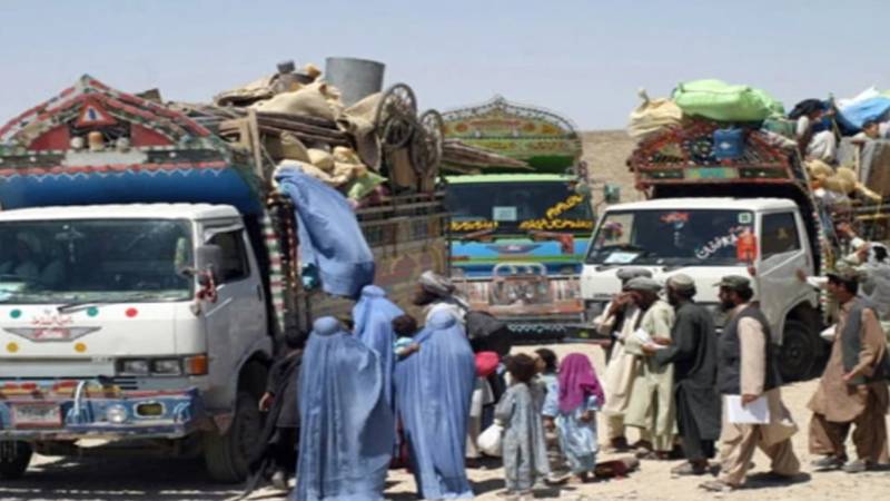 خیبرپختونخوا حکومت کی افغان مہاجرین کی واپسی فوری روکنے کی درخواست