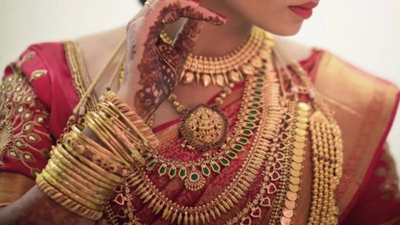 ملک میں سونے کی قیمتیں بڑھ گئیں، فی تولہ 1200 روپے کا اضافہ