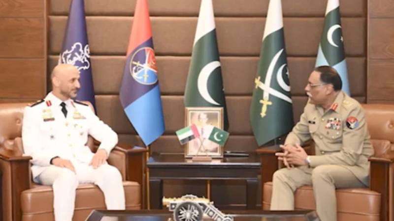 اماراتی بحریہ کے کمانڈر کی چیئرمین جوائنٹ چیفس آف اسٹاف کمیٹی جنرل ساحر شمشاد سے ملاقات