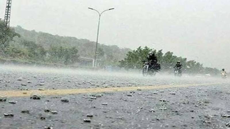 کراچی میں بارش کا نیا اسپیل، انتظامیہ ہائی الرٹ پر