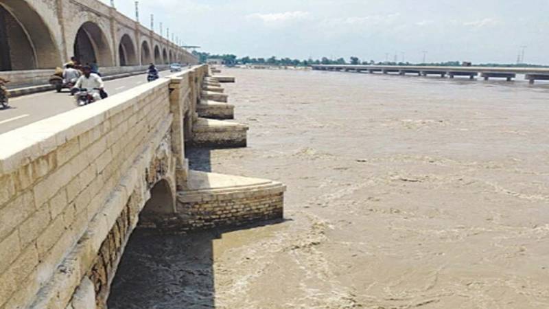 2 بہنوں نے 5 ماہ کی بچی کو دریا میں پھینکنے کے بعد خودکشی کی کوشش کی