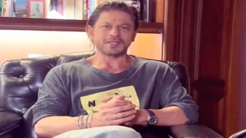 شاہ رخ خان نے بتائی ادھوری تعلیم کی وجہ، نوجوانوں کو دیا پیغام