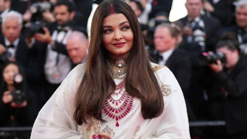 ایشوریہ رائے نے ڈیپ فیک اور اے آئی پلیٹ فارمز کے خلاف عدالت میں درخواست دائر کردی