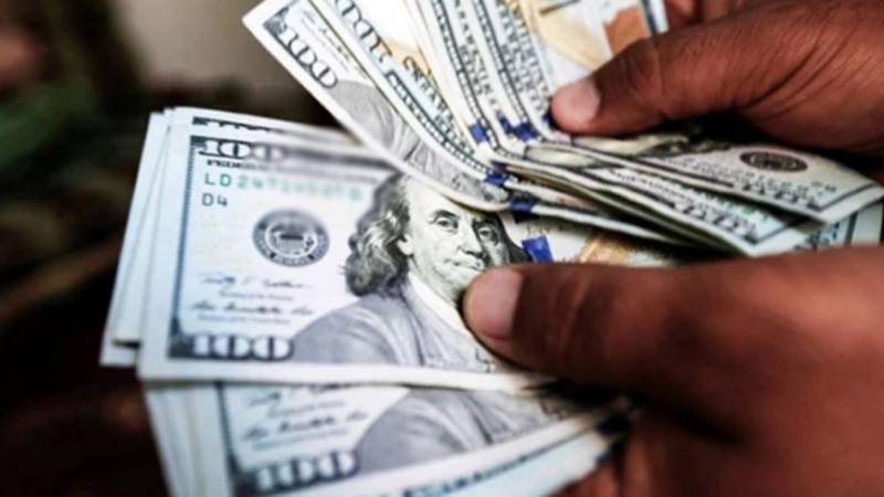 انٹربینک میں ڈالر کی قیمت میں معمولی کمی