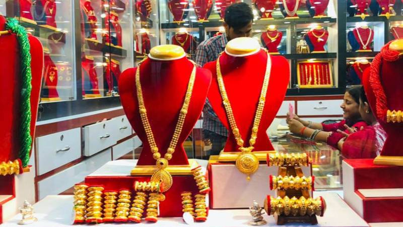 سونے کی قیمتوں میں پھر اضافہ، فی تولہ 3 لاکھ 86 ہزار 500 روپے کا ہو گیا