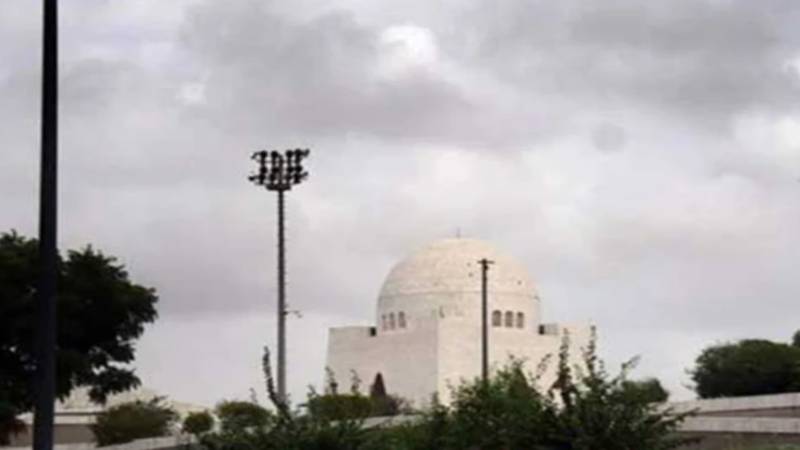 کراچی میں آئندہ تین روز ہلکی بارش اور بوندا باندی کی پیش گوئی، دریاؤں میں سیلابی صورتحال برقرار