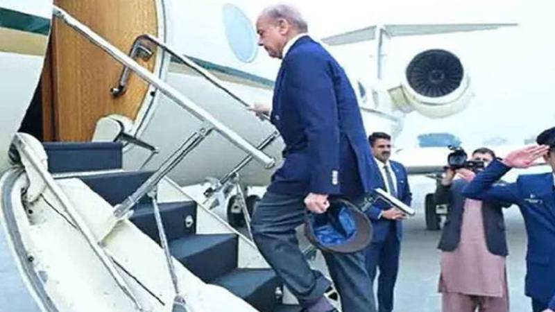 وزیراعظم شہباز شریف فلسطین کی کشیدہ صورتحال پر ہنگامی اجلاس میں شرکت کے لیے دوحہ روانہ