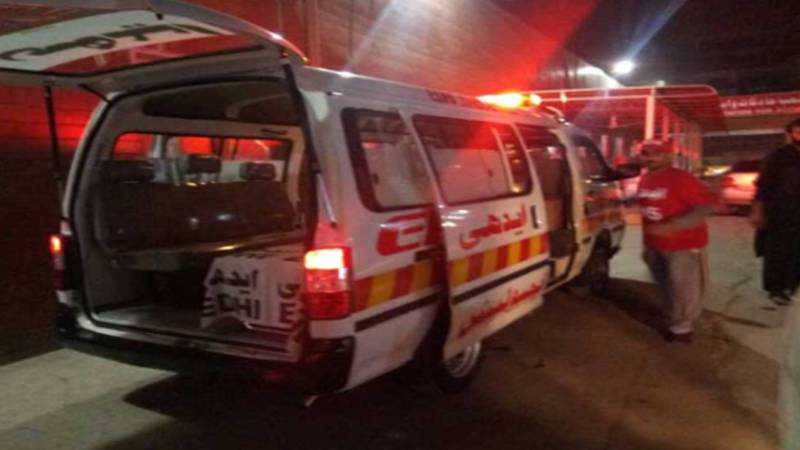 کراچی میں ایک گھنٹے میں 3 ٹریفک حادثات، ماں بیٹے سمیت 4 جاں بحق اور 2 زخمی