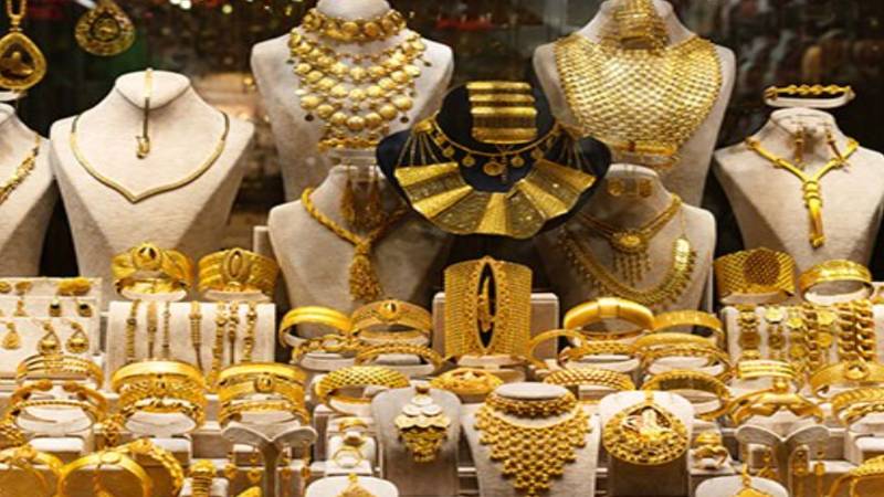 سونے کی قیمت میں بڑی کمی: فی تولہ سونا 3,88,600 روپے پر آگی