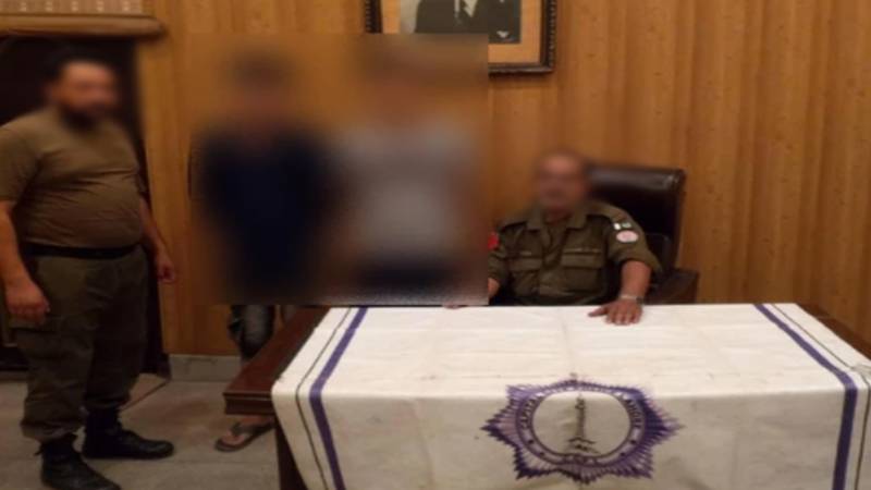 لاہور میں فوڈ اسٹریٹ پر خاتون کو ہراساں کرنے والے 2 اوباش پولیس کی حراست میں