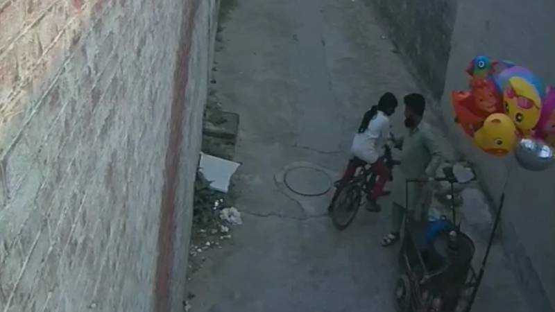 لاہور: وحدت کالونی میں بچی کو ہراساں کرنے والا ملزم زخمی حالت میں گرفتار