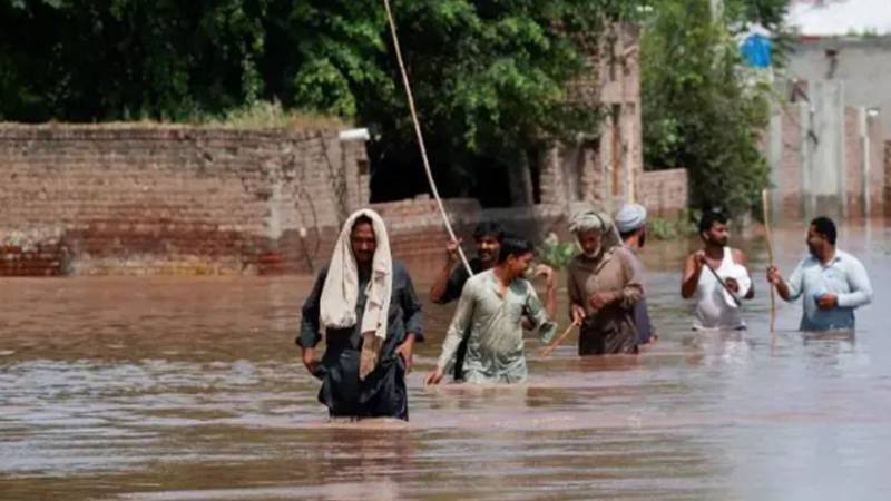 دریاؤں کے سیلاب سے پنجاب و سندھ کے متعدد علاقے زیرِ آب