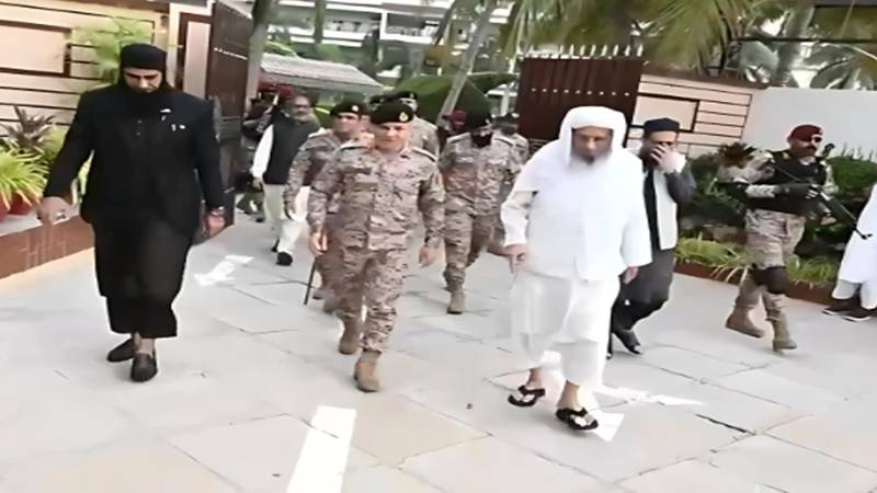 ڈی جی رینجرز سندھ کا جامعۃ الرشید کراچی کا دورہ