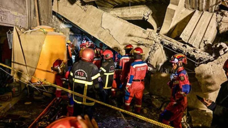انڈونیشیا: اسکول عمارت گرنے سے 3 ہلاک، 38 ملبے تلے