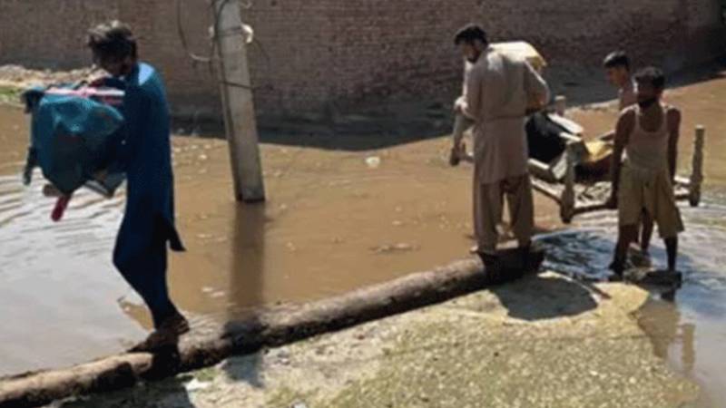 جلالپور پیروالا کی بستیاں 19 روز سے زیرِ آب، سیلاب متاثرین مشکلات کا شکار