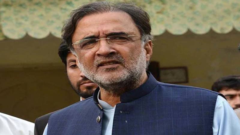 وزیراعلیٰ پنجاب کی زبان اور لہجہ بالکل مناسب نہیں، قمر زمان کائرہ