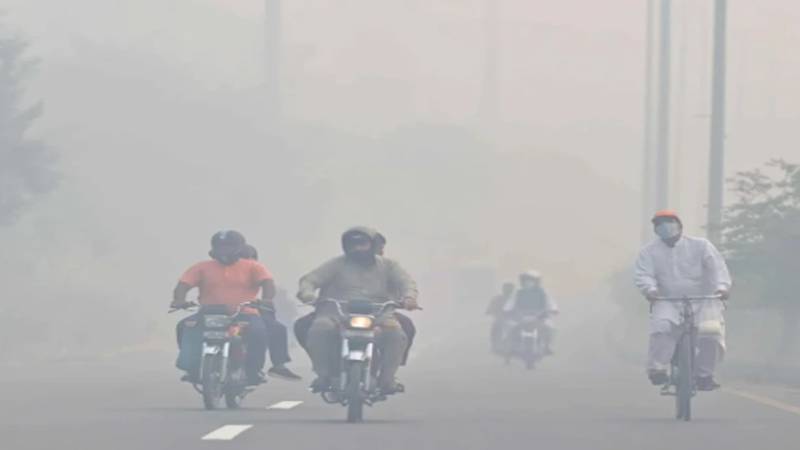 پنجاب میں پہلی بار اسموگ کم کرنے کے لیے جدید اینٹی اسموگ گنز استعمال شروع