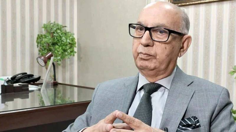آئی پی سی واقعے کی تحقیقات شفاف ہونی چاہئیں، اہلکاروں کو سزا ملنی چاہیے:عرفان صدیقی