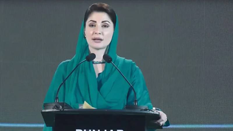میری گاڑی میں سہولیات نہیں، عوام کی گاڑیوں میں سی سی ٹی وی اور وائی فائی لگائی گئی:مریم نواز