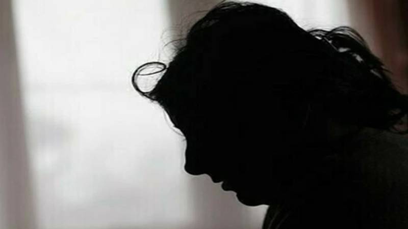 کراچی: اورنگی ٹاؤن کی یسریٰ ڈیڑھ سال بعد بازیاب، اغوا کار گرفتار