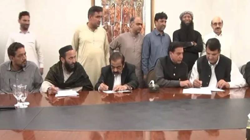 آزاد کشمیر مذاکرات میں پاکستان اور کشمیری عوام کے مفاد کو ترجیح، احسن اقبال