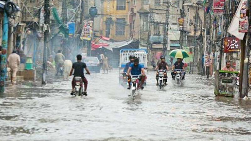 لاہور میں وقفے وقفے سے بارش، اپر مال میں سب سے زیادہ 33 ملی میٹر رپورٹ جاری