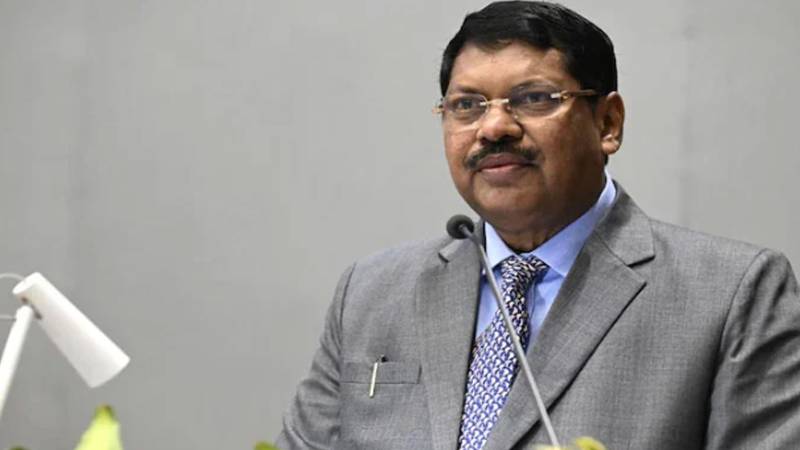 دورانِ سماعت بھارتی چیف جسٹس کو جوتا مار دیا گیا