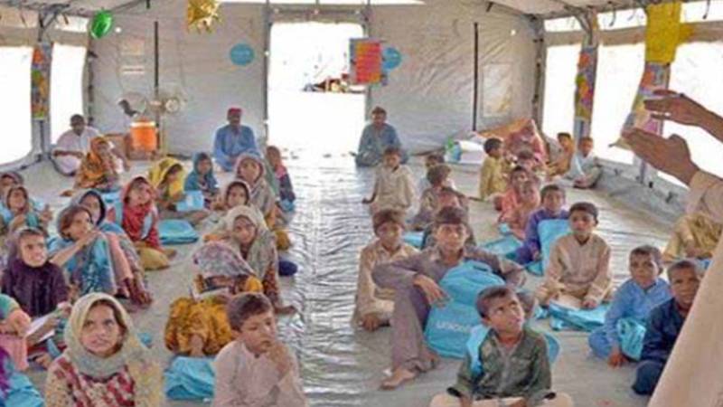 پنجاب: سیلاب سے متاثرہ سکولز 90 دن میں بحال، بچوں کیلئے تین شفٹوں میں تعلیم کا آغاز