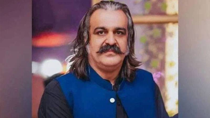 مستعفی وزیراعلیٰ علی امین گنڈاپور کی سوشل میڈیا ٹیم پشاور سے روانہ، ترجمان سمیت ڈی آئی خان منتقل