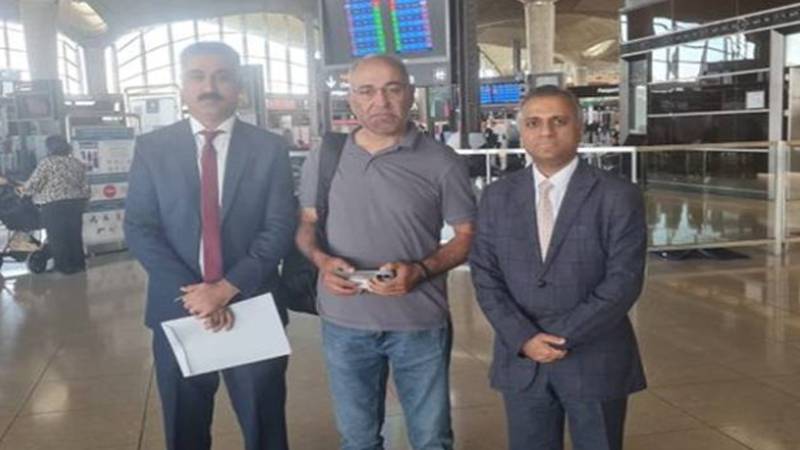 سینیٹر مشتاق اسرائیلی حراست کے بعد بحفاظت پاکستان پہنچ گئے
