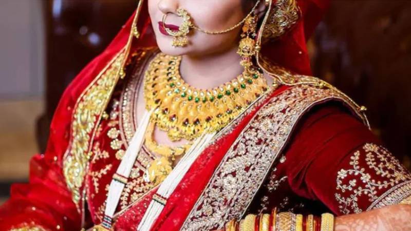 ملک میں سونا 5 ہزار روپے مہنگا، سونے کی قیمتیں ریکارڈ سطح پر پہنچ گئیں