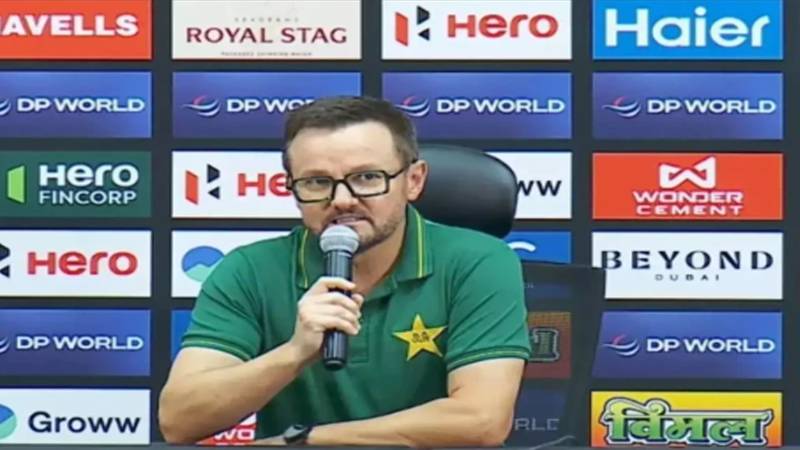 مائیک ہیسن کی کوچنگ کے شرائط سامنے آ گئیں، ٹی ٹوئنٹی ٹیم میں تبدیلی کا امکان کم