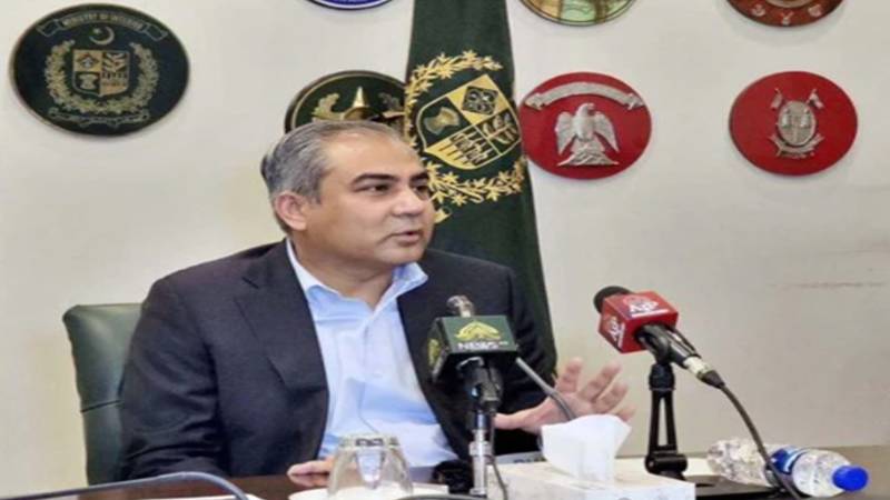 وفاقی وزیرداخلہ محسن نقوی کا پشاور میں فیڈرل کانسٹیبلری ہیڈ کوارٹر دورہ، استعداد کار اور قربانیوں کا اعتراف