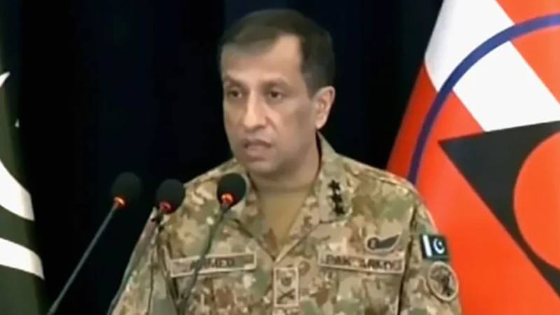 ڈی جی آئی ایس پی آر نے خارجیوں کے سہولت کاروں کو تین آپشن دے دیے