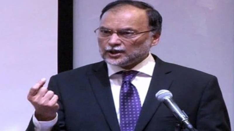 صرف لاہور ہی نہیں، کراچی، فیصل آباد اور پشاور کا بھی ہوا کا مسئلہ ہے:احسن اقبال