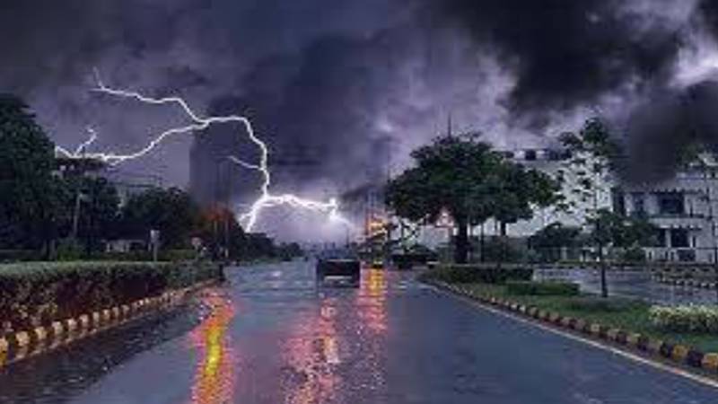 سعودی عرب میں تیز ہواؤں، بارشوں اور ژالہ باری کا سلسلہ جاری، متعدد علاقوں میں الرٹ جاری
