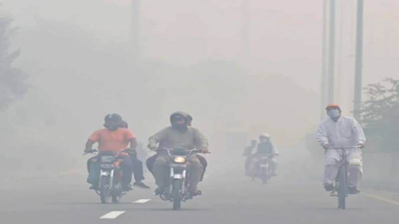 لاہور میں اسموگ کی شدت میں اضافہ، فضائی معیار تشویشناک حد کے قریب