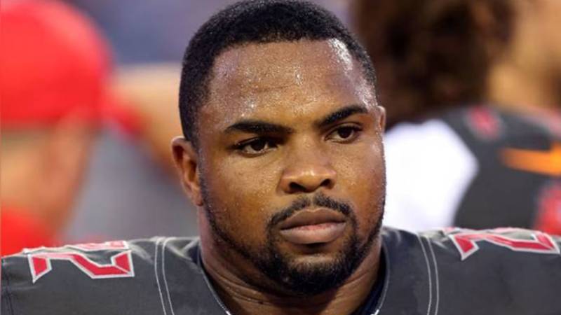 سابق NFL اسٹار ڈگ مارٹن پولیس کی حراست میں انتقال کر گئے
